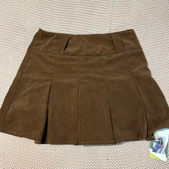 HALARA CORDUROY PLEATED SKIRT WITH SHORTS NWT - Picture 2 of 7